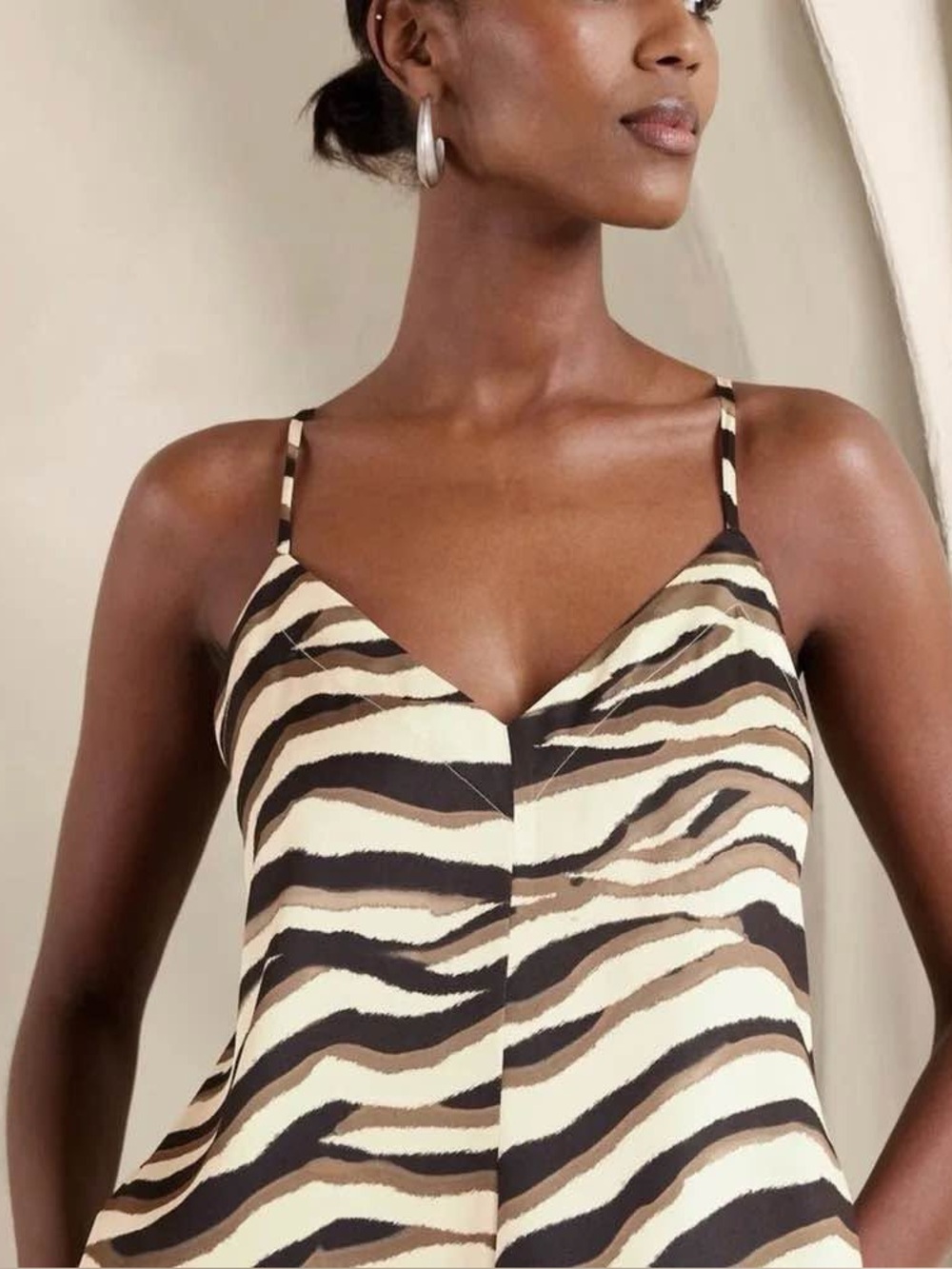 Chic Banana Republic maxi dress in a striking abstract zebra/animal print NWT